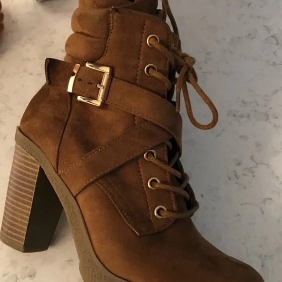 Ankle boots - Picture 3 of 5